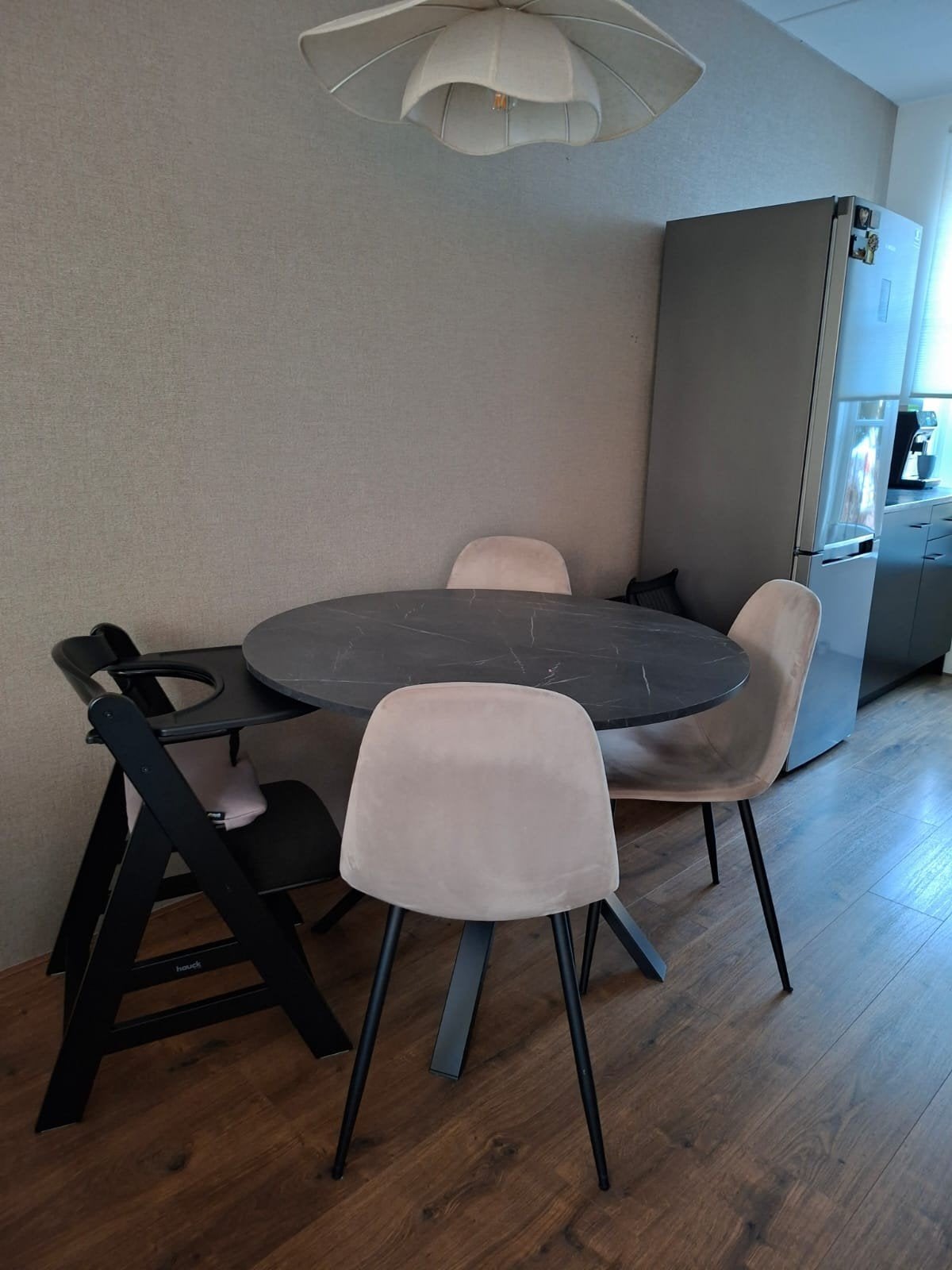 Eettafel met 4 stoelen, Ophalen, Rond, Vier personen, 100 tot 150 cm