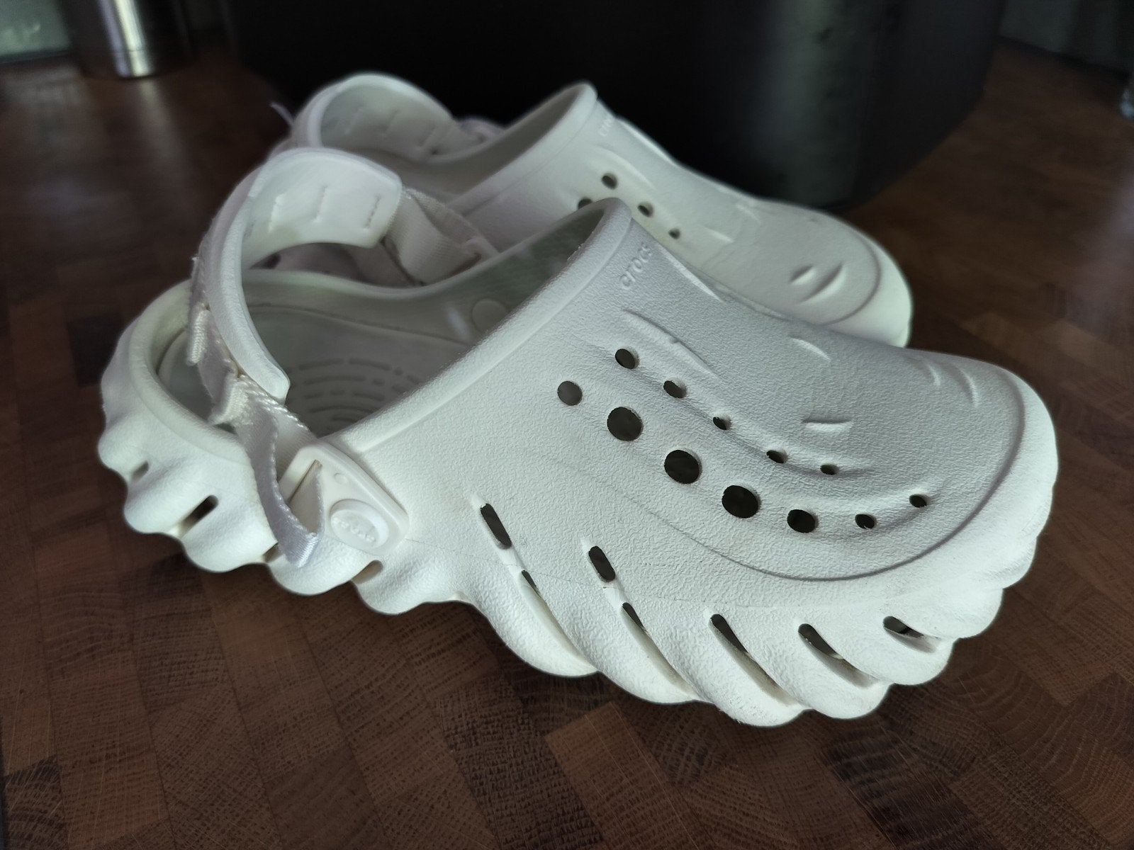 Crocs Echo Clog Stucco - Comfortabele en stijlvolle klompen, Slippers, Wit, Ophalen of Verzenden, Crocs