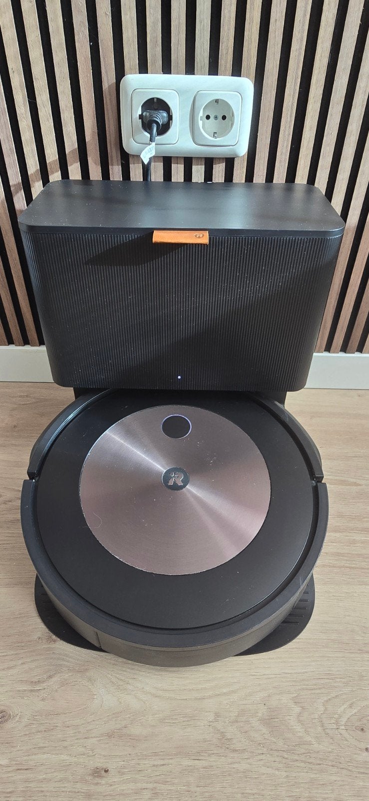 iRobot Roomba J7+ Robotstofzuiger met accessoires, Witgoed en Apparatuur, Stofzuigers, Ophalen, Gebruikt, IRobot, Bedienbaar via app
