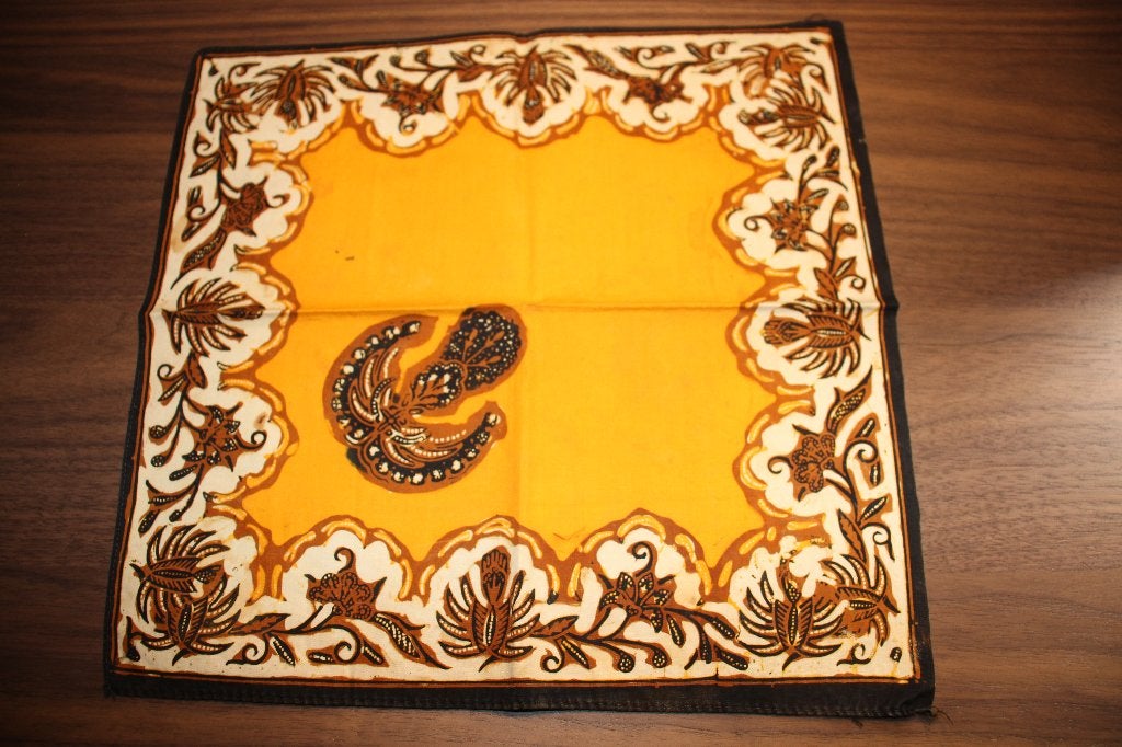 Lap 100% batik katoen stof - oker geel bruin bloemen #4326, Geel, Nieuw, Ophalen of Verzenden, Katoen