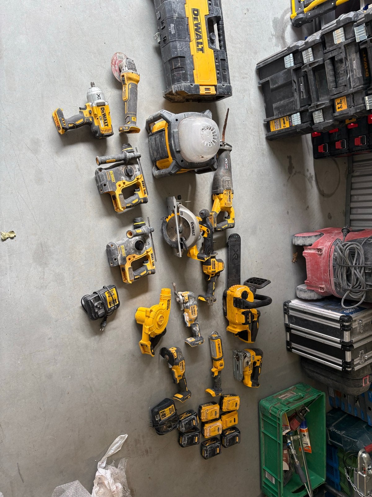 Grote partij DeWalt gereedschap en accessoires, Ophalen, Gebruikt, ., .