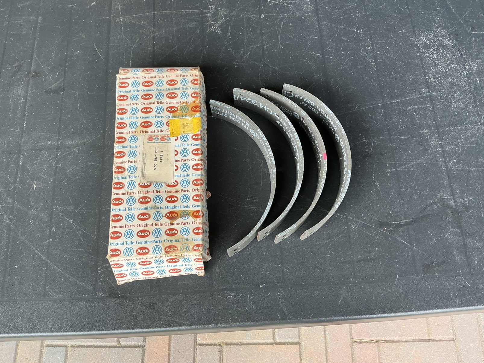 Remschoenen voor VW kever, Ophalen