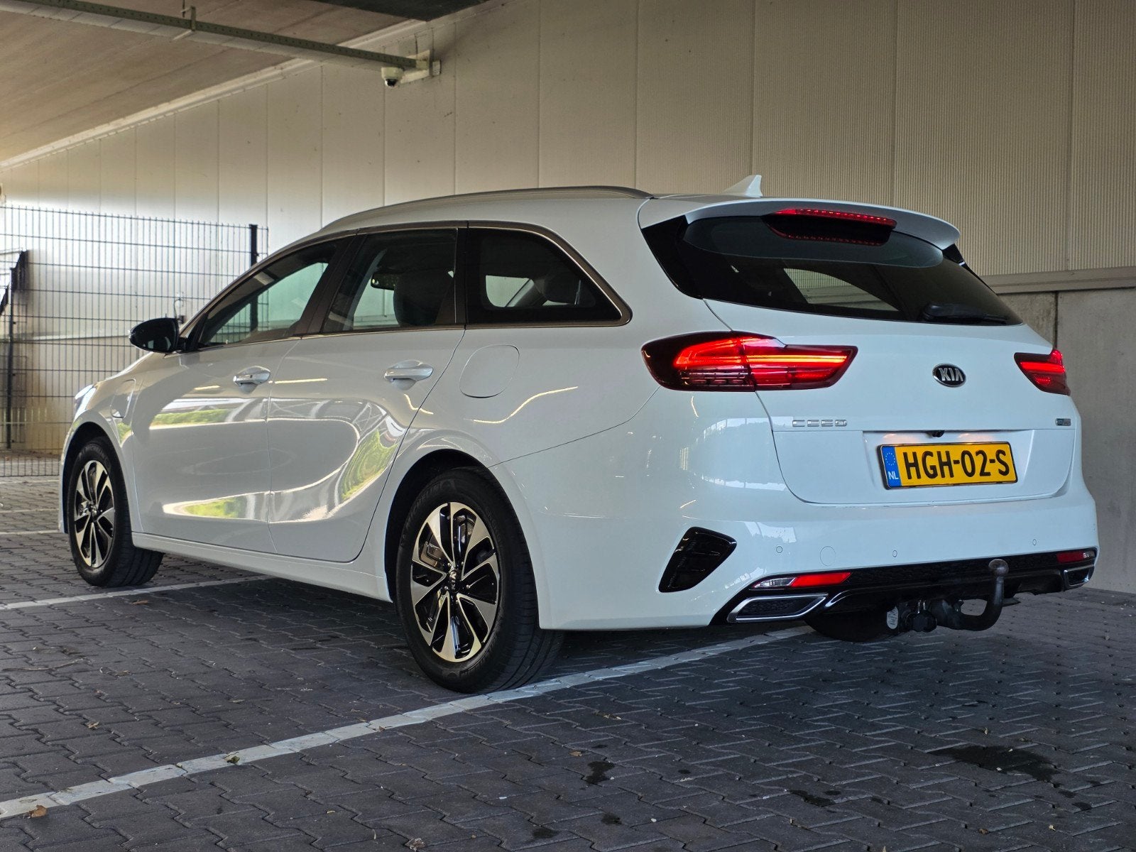 Kia Ceed SW PHEV 1.6 Hybrid stationwagen, Auto's, Kia, Automaat, Alcantara, Hybride Elektrisch/Benzine, Particulier