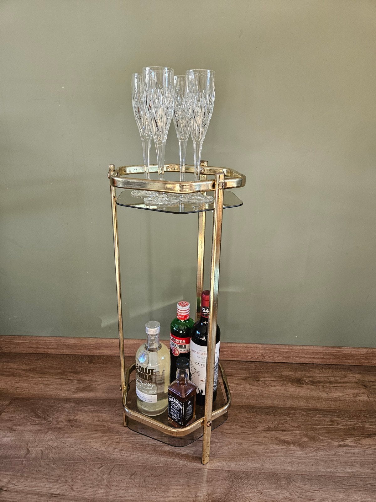 Vintage goudkleurige bijzettafel/ plantentafel, planken glas, Vintage, Gebruikt, Ophalen of Verzenden, Goud