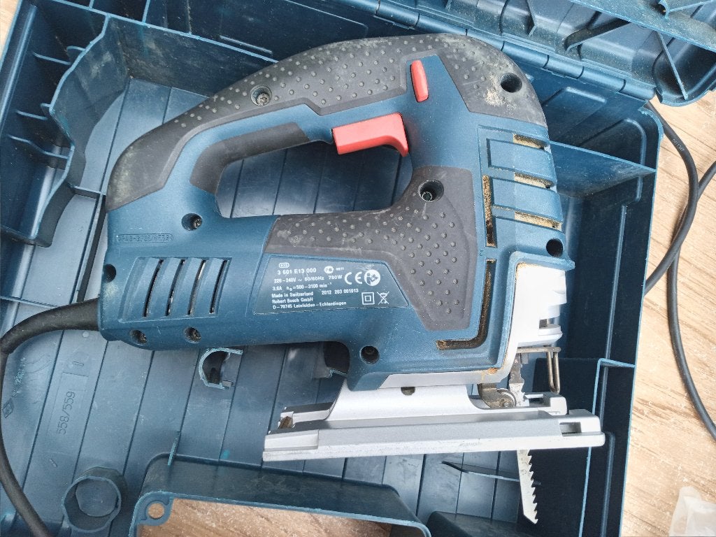 Bosch Decoupeerzaag GST 150BCE, 600 tot 1200 watt, Ophalen of Verzenden, Zo goed als nieuw, Decoupeerzaag