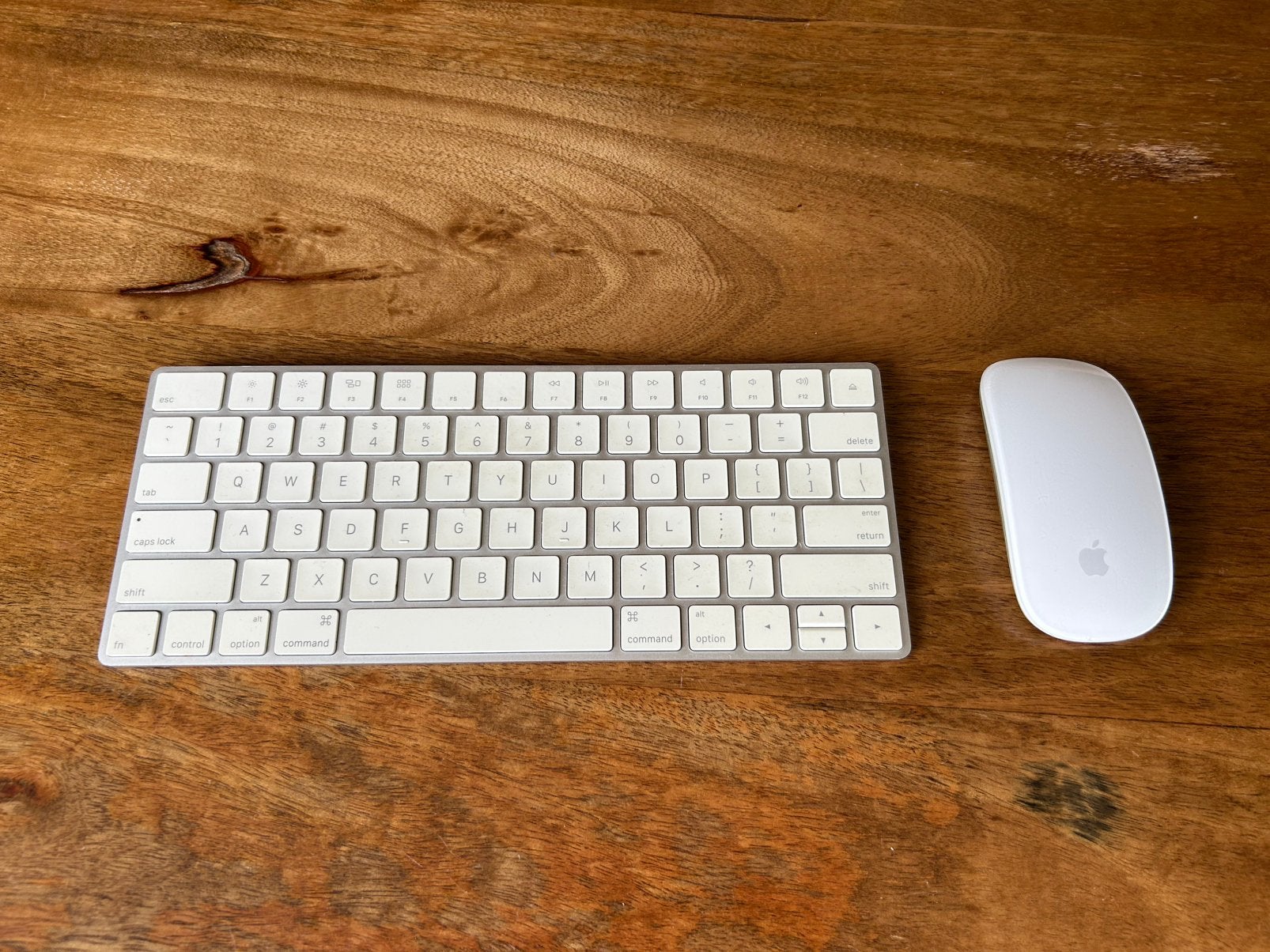 Apple Magic Keyboard 2 en Magic Mouse 2, Toetsenbord en muis-set, Ophalen of Verzenden, Zo goed als nieuw, Draadloos