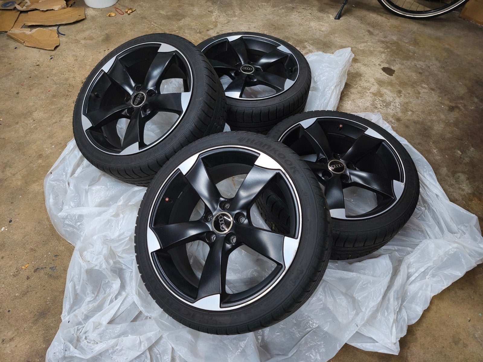 18 Inch velgen + winterbanden, Ophalen, Audi