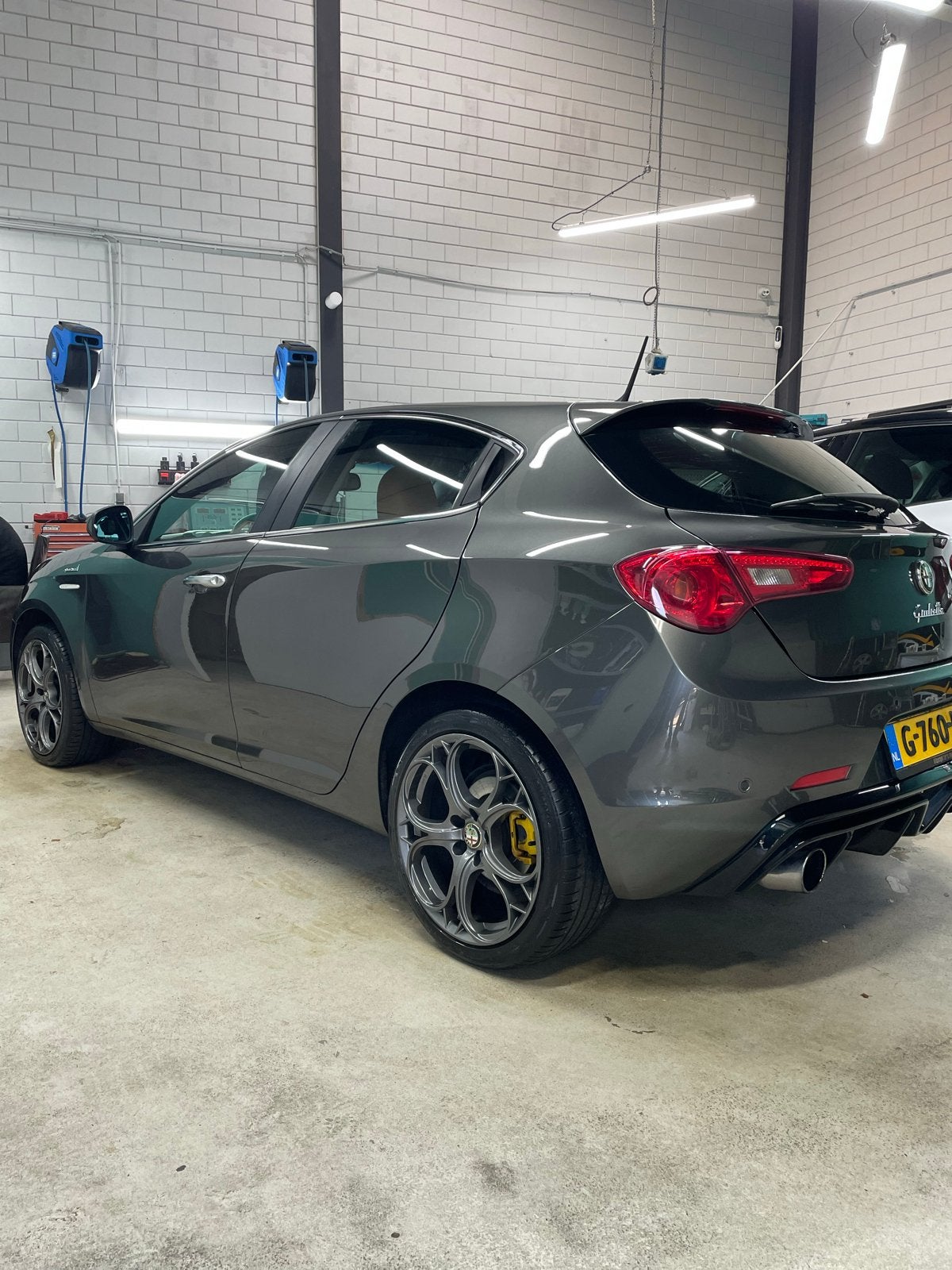 Alfa Romeo Giulietta 1.4 Turbo Multi AIR TCT 2011 Grijs, Auto's, 1280 kg, Beige, 4 cilinders, Leder