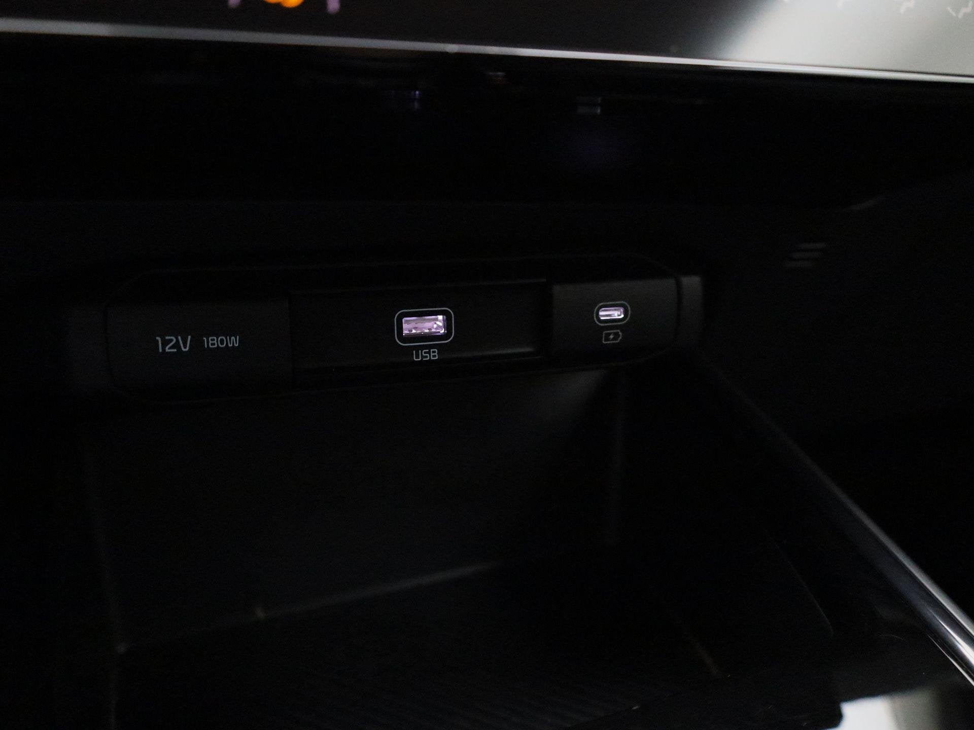 Foto 30 van Kia Niro 1.6 GDi PHEV DynamicPlusLine | Navi | Camera | Elec
