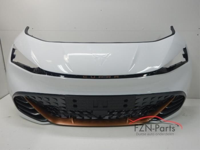 Cupra Born Voorbumper 10E 4PDC LS9R, Ophalen of Verzenden, Gebruikt, Voor, Bumper