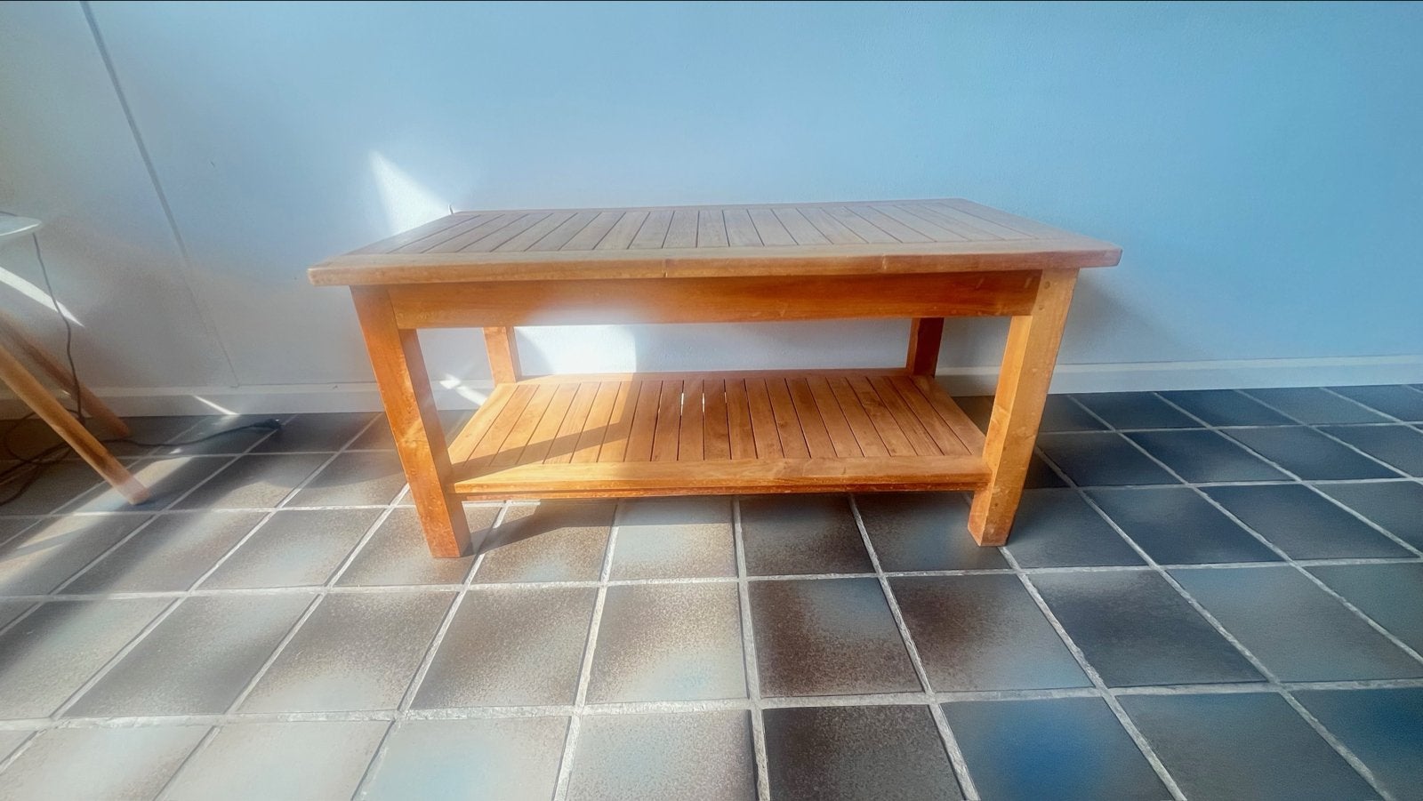 Houten salontafel met opbergplank, Ophalen, Gebruikt, 100 tot 150 cm, Teakhout