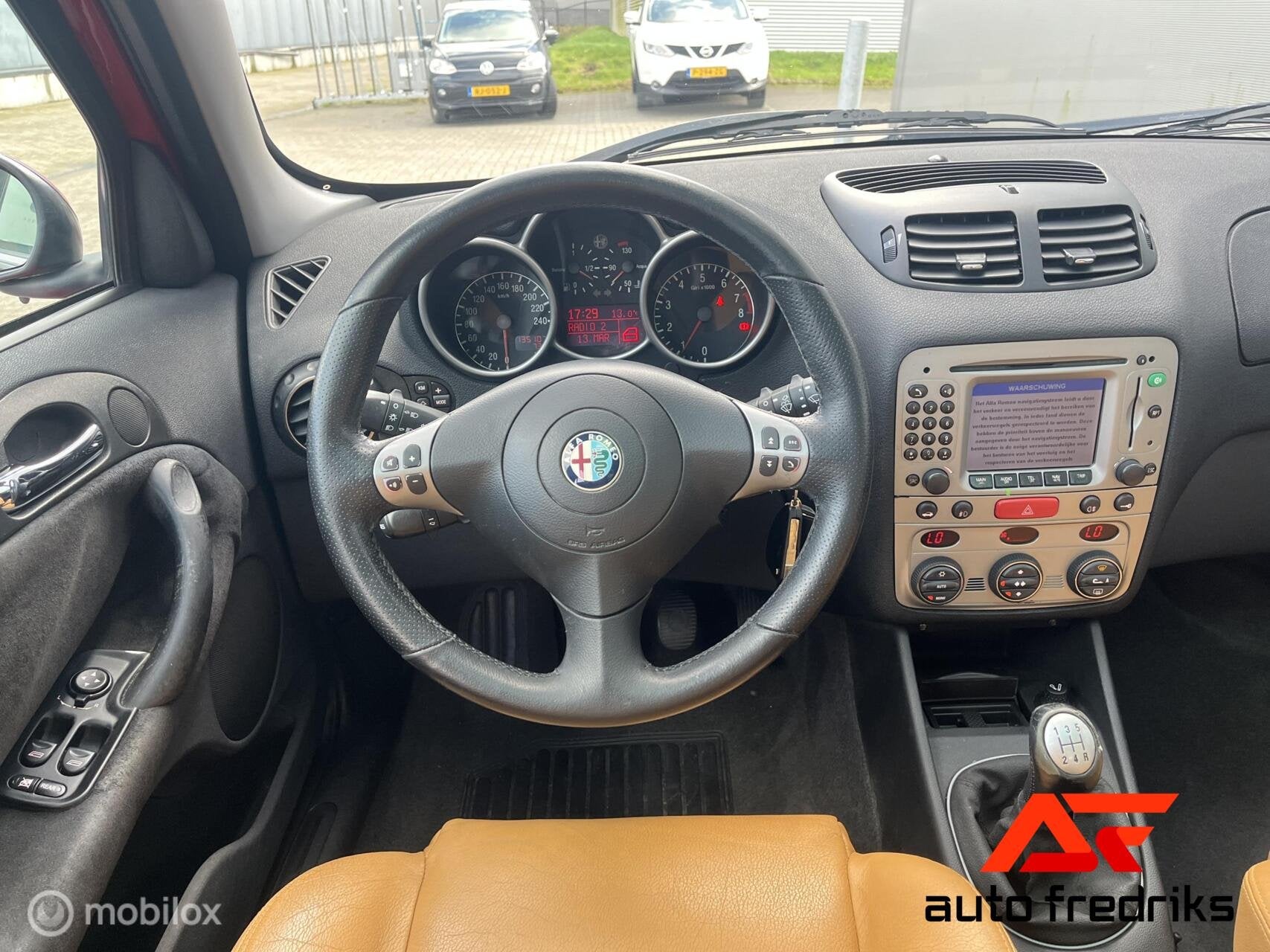 Alfa Romeo 147 1.6 T.Spark Veloce Lusso | Pano | Stoelverwar, Auto's, Alfa Romeo, 1195 kg, Gebruikt, 400 kg, Bedrijf