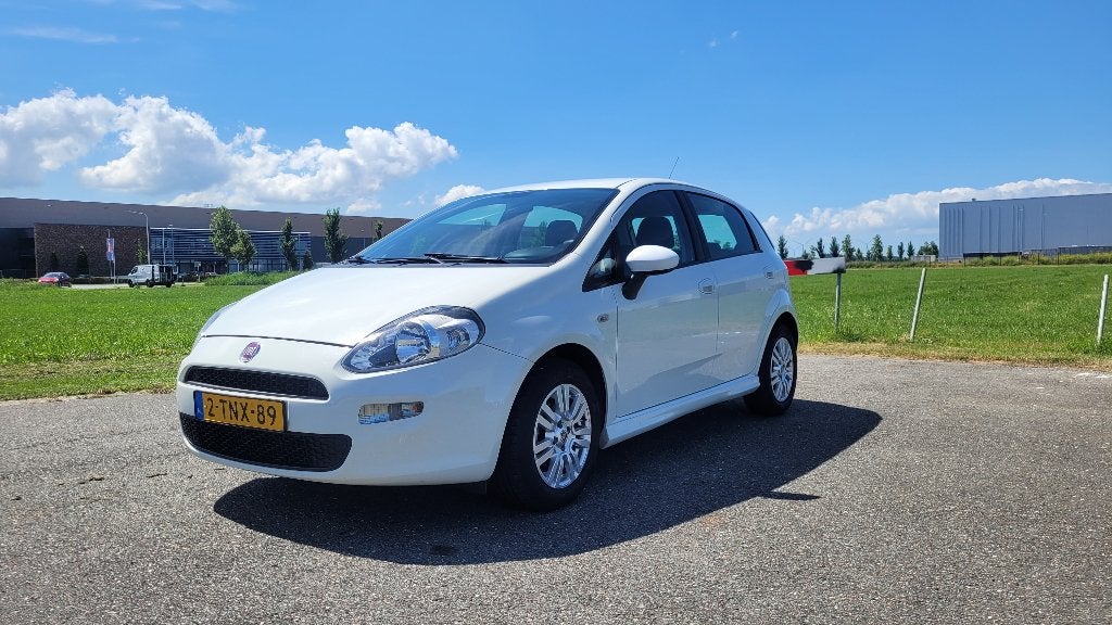 Fiat Punto 0.9 Twinair 74KW 5DR 2014 Wit, Voorwielaandrijving, Start-stop-systeem, Stof, Euro 6