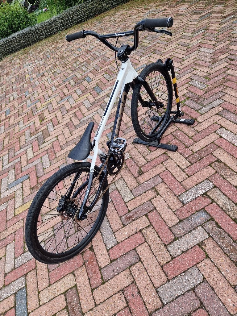 BMX fiets - Gebruikt maar in goede staat inclusief standaard, Ophalen, Gebruikt, Staal, 20 tot 24 inch