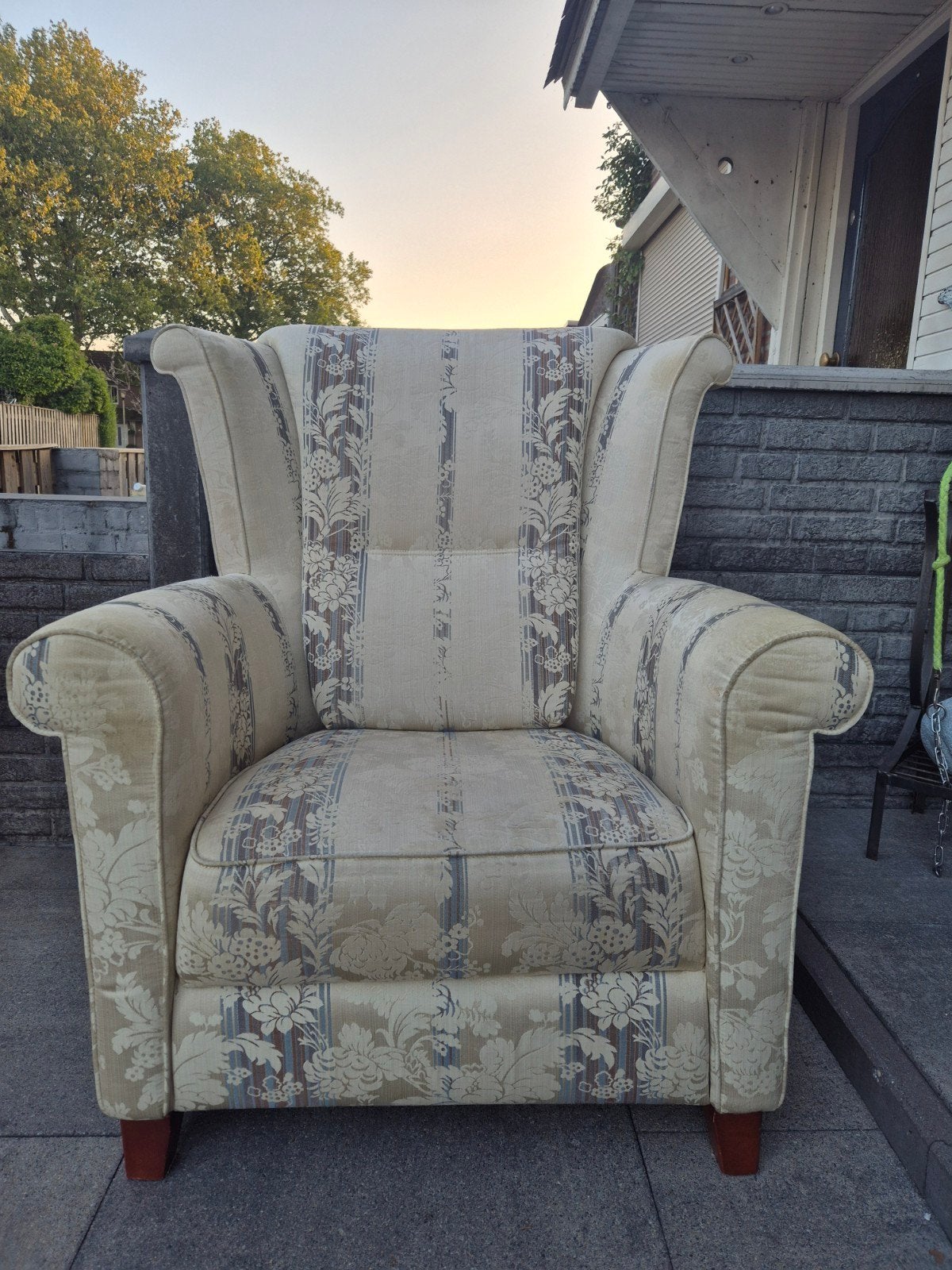 Comfortabele fauteuil met bloemmotief - New Classics, Huis en Inrichting, Klassiek, Bloemmotief, Gebruikt, 75 tot 100 cm, Ophalen of Verzenden