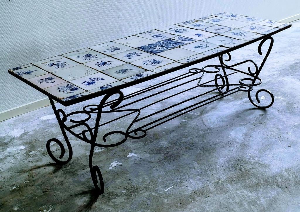 Antieke salontafel met Delfts blauwe tegels, Antiek en Kunst, Antiek | Meubels | Tafels, Ophalen