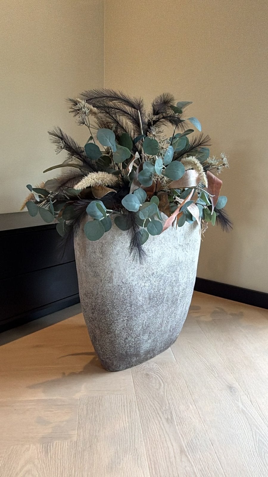 Grote vaas met kunstbloemen, Huis en Inrichting, Ophalen, Overige materialen, Inclusief decoratie, Zo goed als nieuw