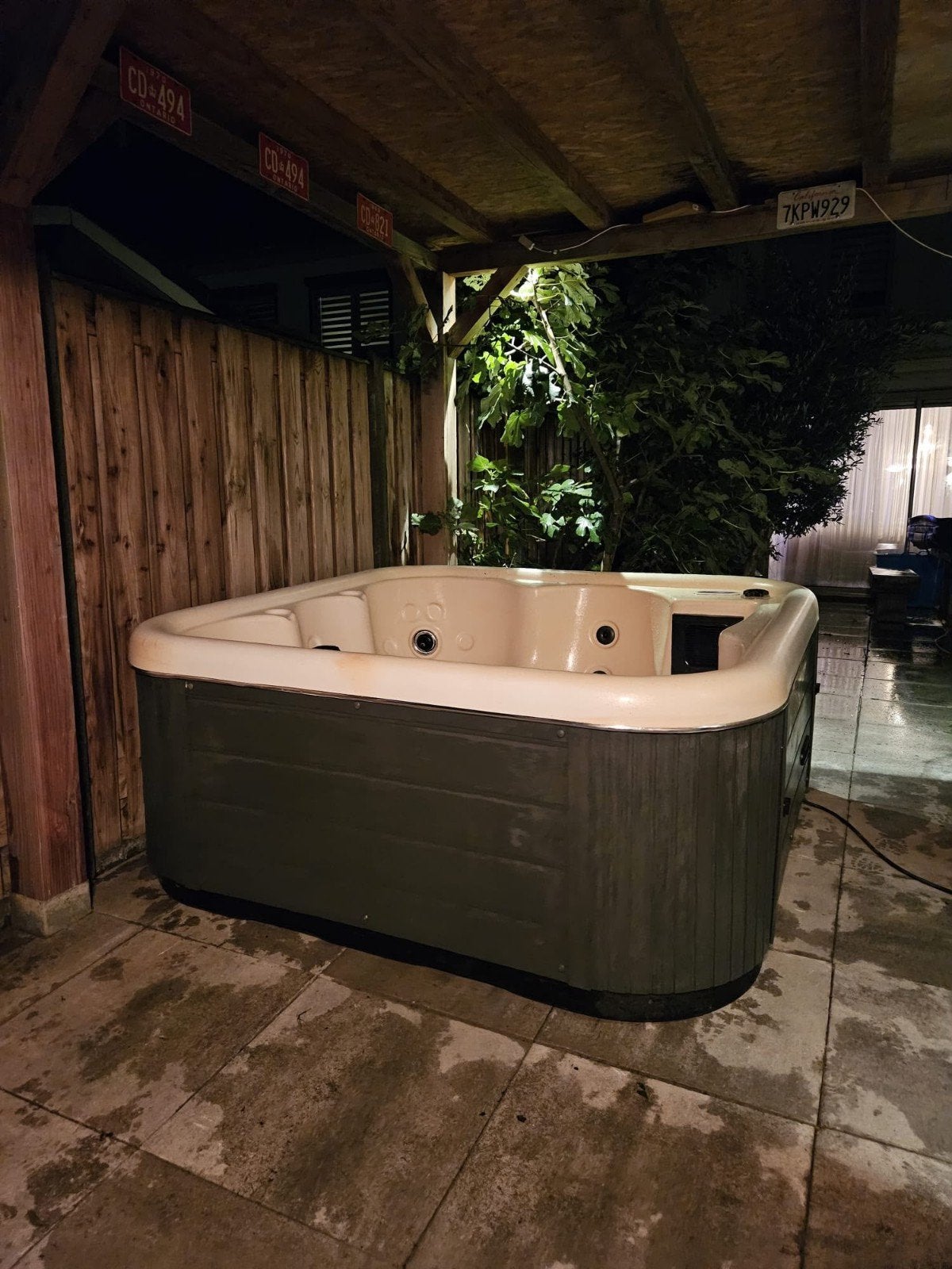 Balboa Jacuzzi 6 persoons met verlichting en afdekking, Tuin en Terras, Bubbelbaden en Hottubs, Ophalen