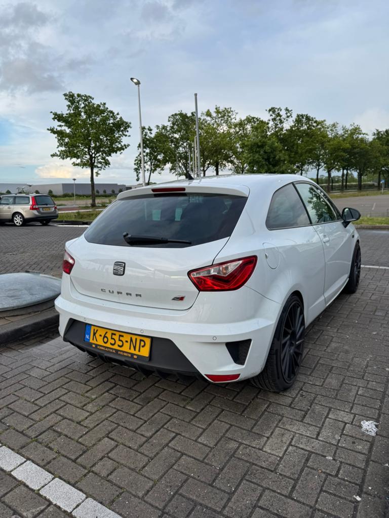 Seat Ibiza 1.4 TSI 132KW Cupra AUT 2013 Wit, Auto's, Zwart, 4 cilinders, 179 pk, Particulier