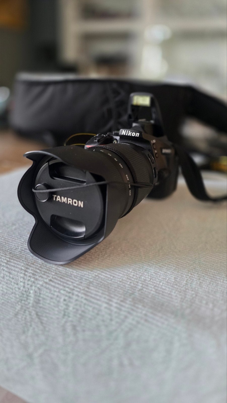 fotocamera nieuw Nikon, Ophalen, Spiegelreflex, Zo goed als nieuw, Kantelbaar/draaibaar scherm