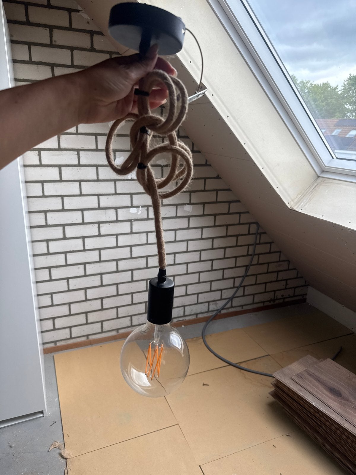 Gratis af te halen: Sfeervolle hanglamp met touw, Ophalen of Verzenden, Gebruikt, Textiel, E27 (groot)