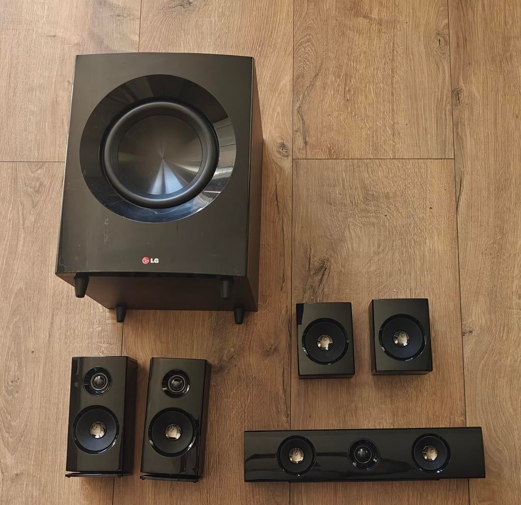 LG Home Cinema 5.1 Luidsprekersysteem en Subwoofer, Audio, Tv en Foto, Home Cinema-sets, Overige merken, Gebruikt, 70 watt of meer