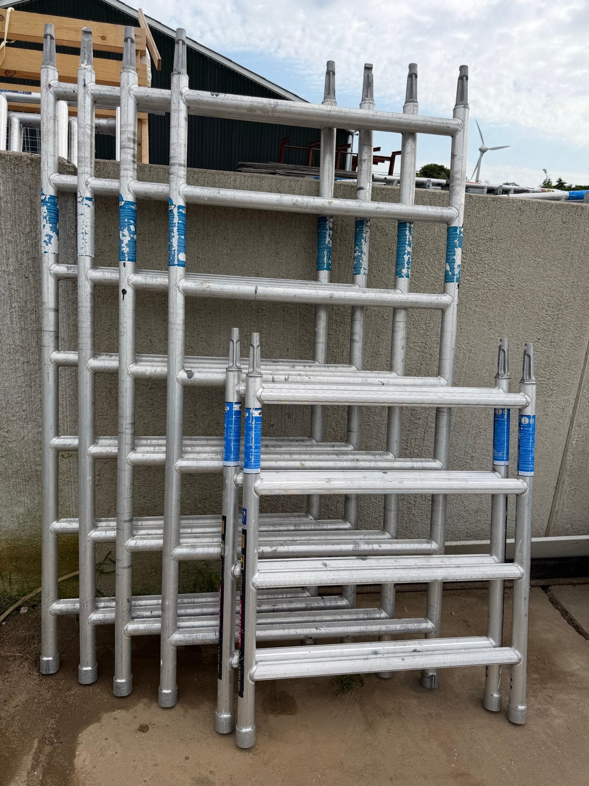 rolsteiger ASC met wielen en platformen 6m werkhoogte, Doe-het-zelf en Verbouw, Steigers, Ophalen, Gebruikt, Rolsteiger of Kamersteiger