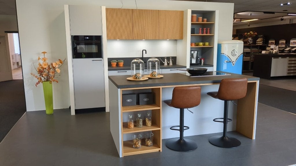 Eiland keuken met keramisch werkblad, Huis en Inrichting, Ophalen, Overige materialen, Overige typen, Zo goed als nieuw