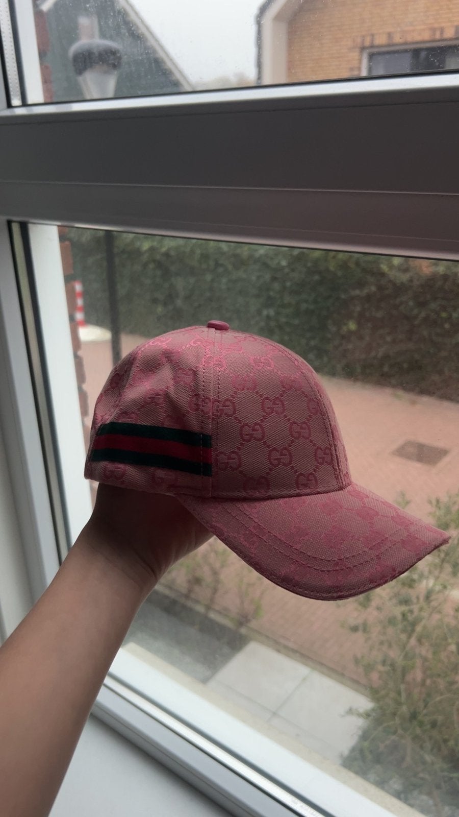Gucci pet roze, Kleding | Heren, Ophalen of Verzenden, Zo goed als nieuw