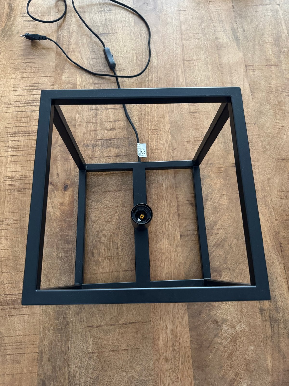 Zwarte metalen kubus tafellamp - Modern design, Ophalen of Verzenden, Zo goed als nieuw, Metaal, Minder dan 50 cm