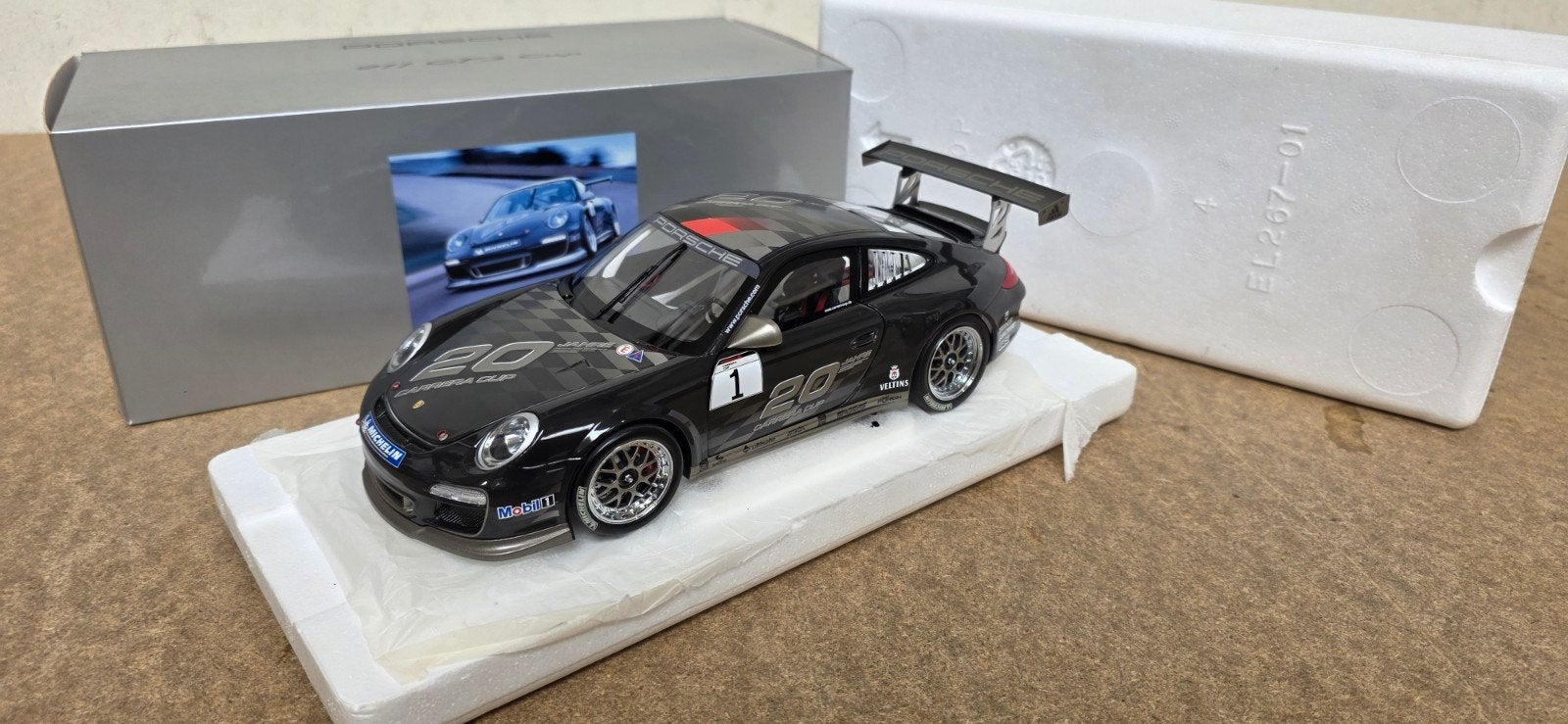 1:18 Porsche 911 GT3 Cup minichamps dealer edition, Ophalen of Verzenden, Zo goed als nieuw, Auto, MiniChamps