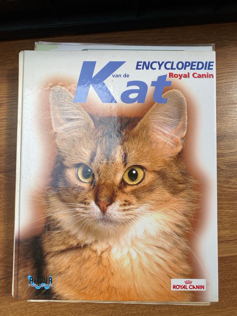 Encyclopedie van de Kat - Royal Canin, Boeken, Ophalen of Verzenden, Gelezen, Katten