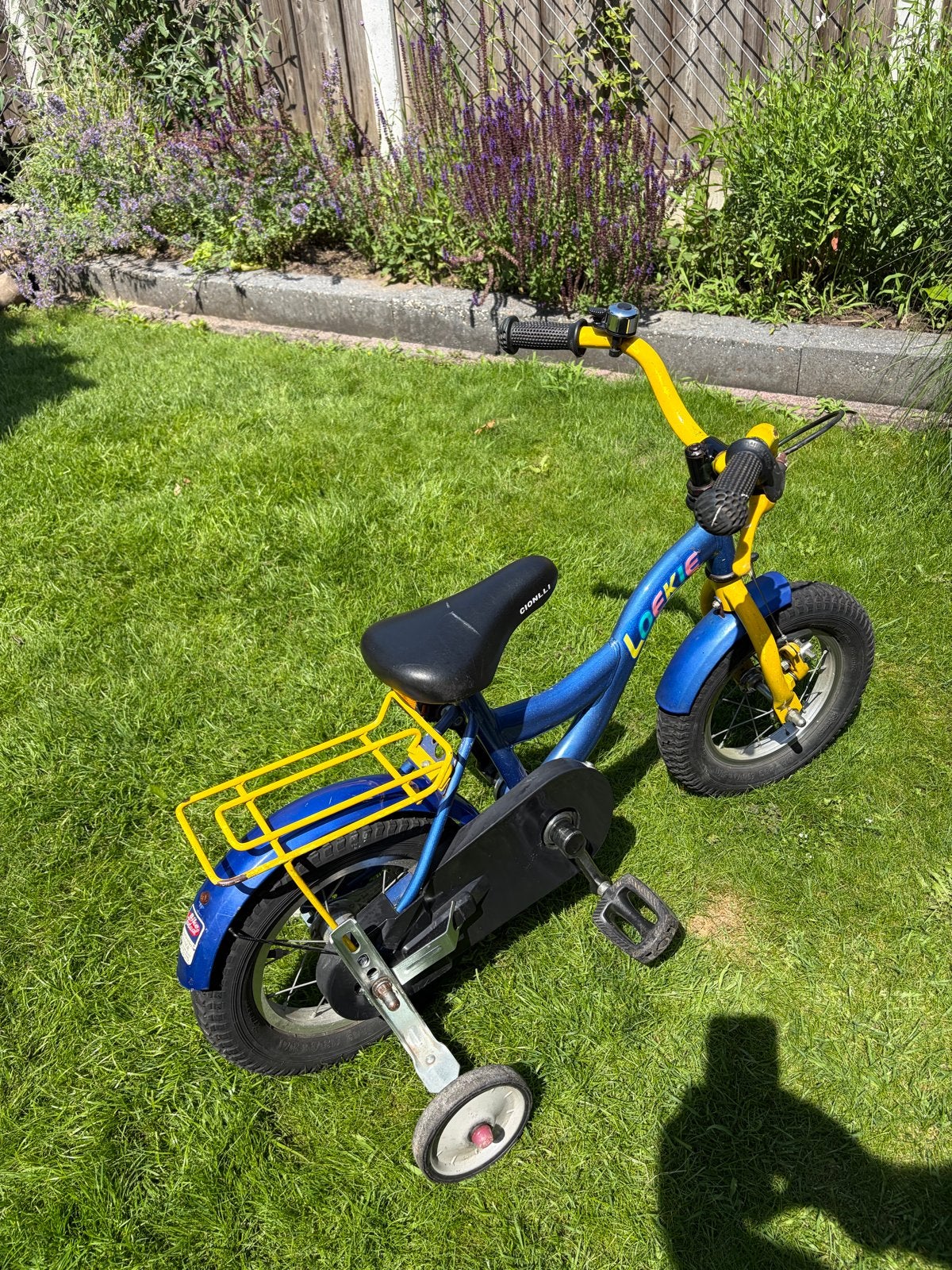 Leuk 12 inch kinderfietsje met zijwieltjes, Fietsen en Brommers, Fietsen | Kinderfietsjes, Ophalen, Terugtraprem, Zijwieltjes