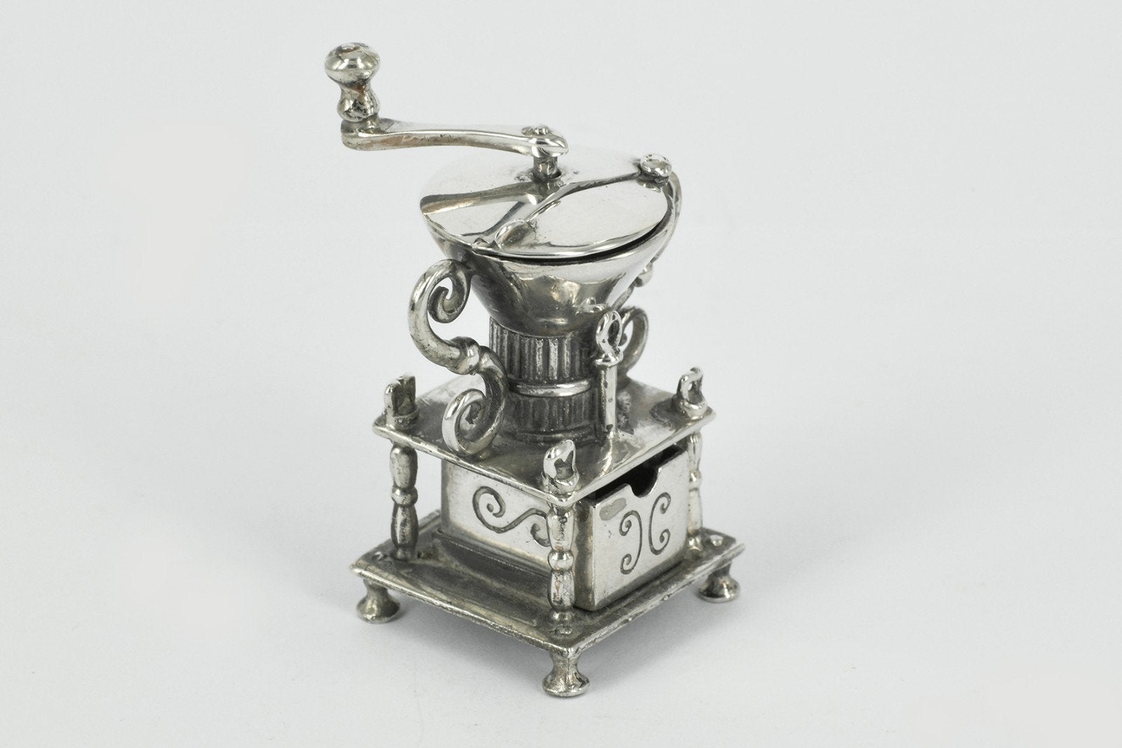 ZILVEREN MINIATUUR KOFFIEMOLEN, Antiek en Kunst, Ophalen of Verzenden, Zilver