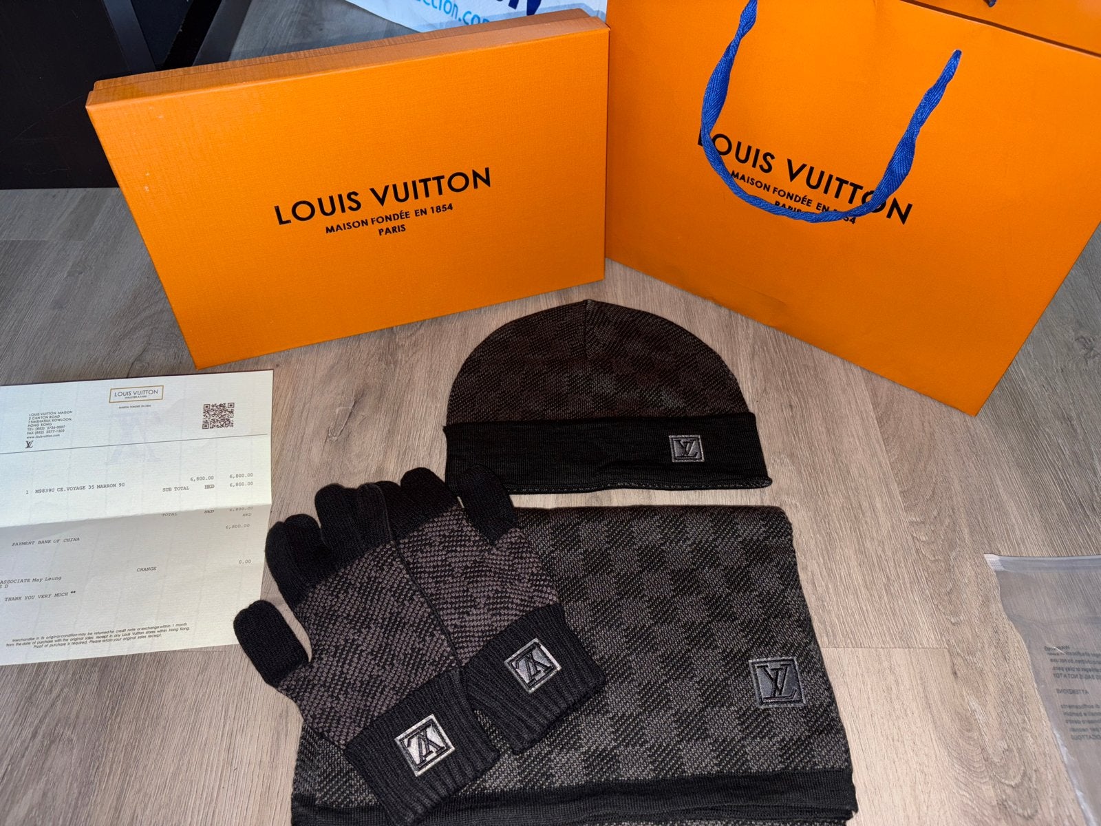 Louis Vuitton Winterset: Muts, Sjaal en Handschoenen, Ophalen of Verzenden, Zo goed als nieuw, Muts