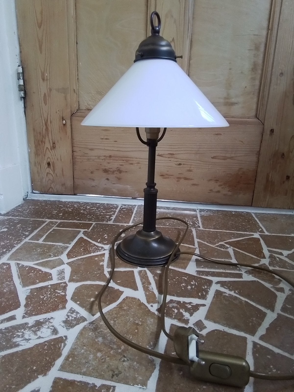 Bronzen lampen met melkglazen kappen - diverse modellen, Huis en Inrichting, Ophalen, Gebruikt, Met schakelaar, Landelijk