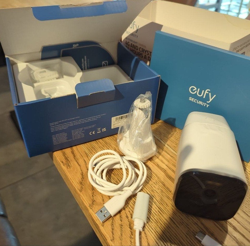 Beveiligingscamera 4G eufy SoloCam S330 accu 2K nachtzicht, Ophalen of Verzenden, Zo goed als nieuw, Buitencamera