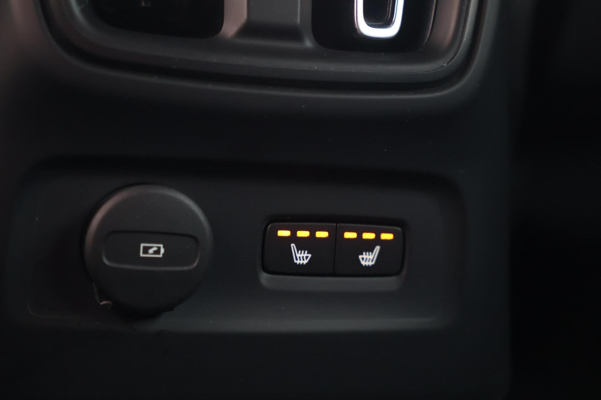 Foto 24 van Volvo XC40 T4 Recharge R-Design | Stoelverwarming | Trekhaak
