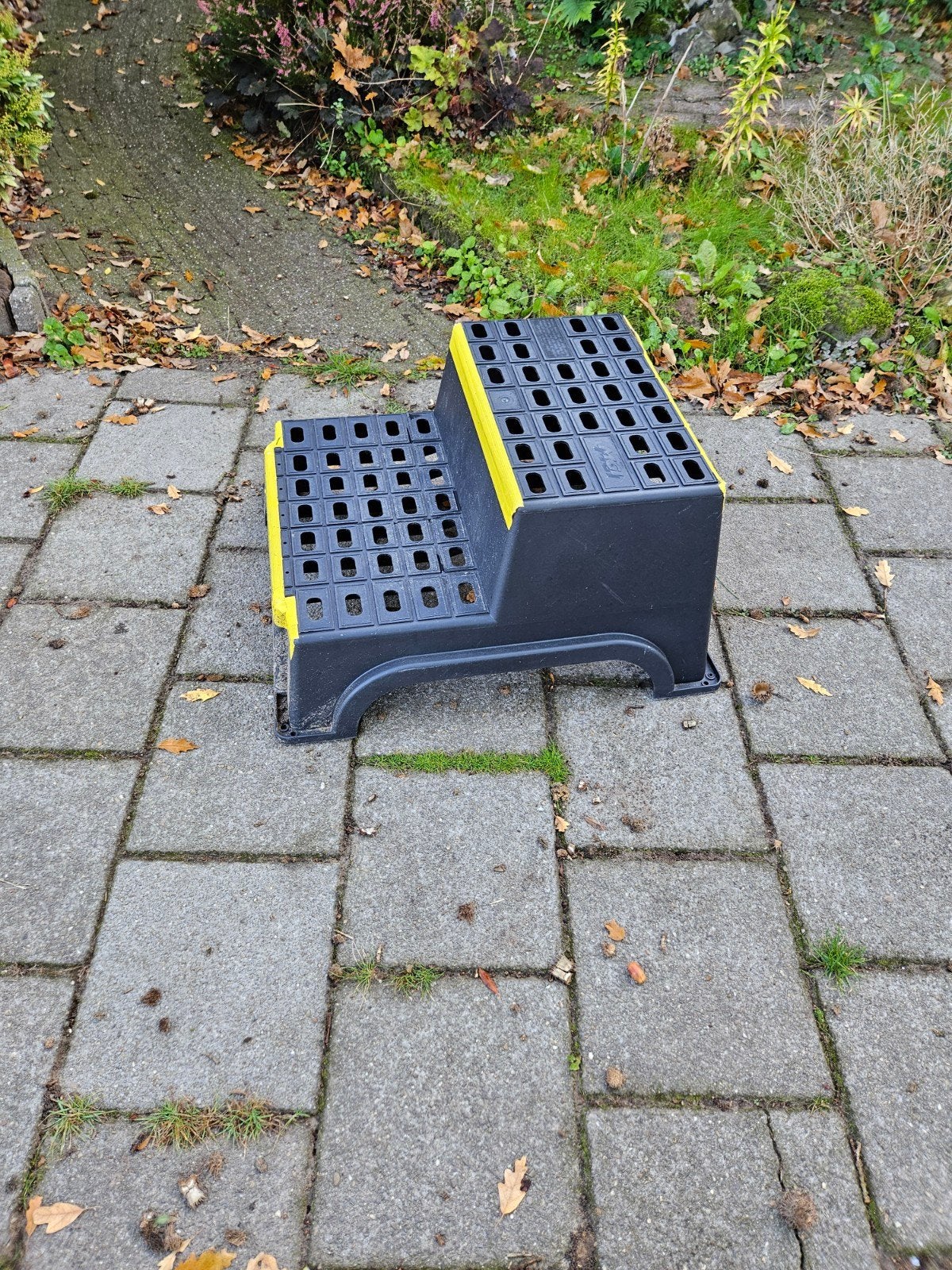 MGI dubbele kunststoffen opstap caravan, Ophalen, Gebruikt