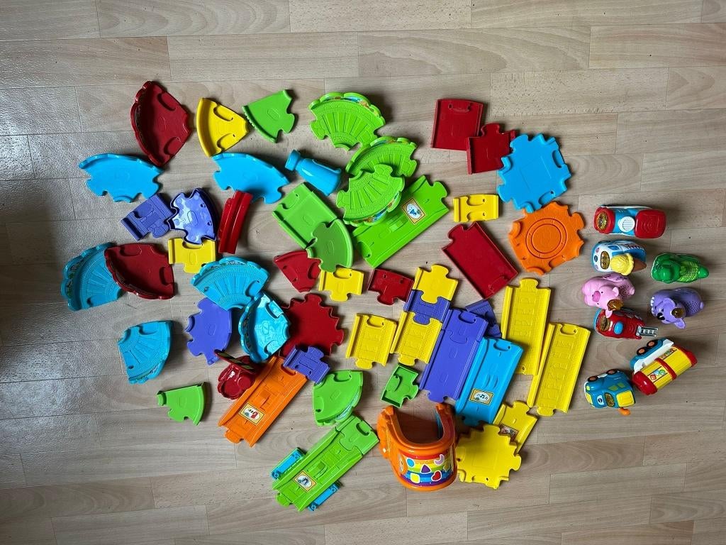 VTech Toet toet auto's; Treinbaan set + allerlei, Kinderen en Baby's, Speelgoed | Vtech, Ophalen of Verzenden, Zo goed als nieuw