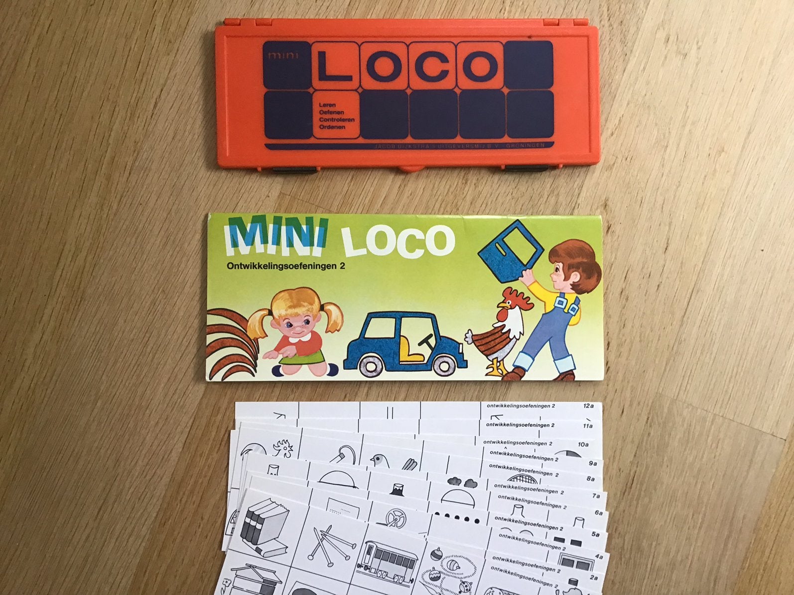 Loco doos met boekje. Ontwikkelingsoefeningen 2, Ophalen of Verzenden, Zo goed als nieuw