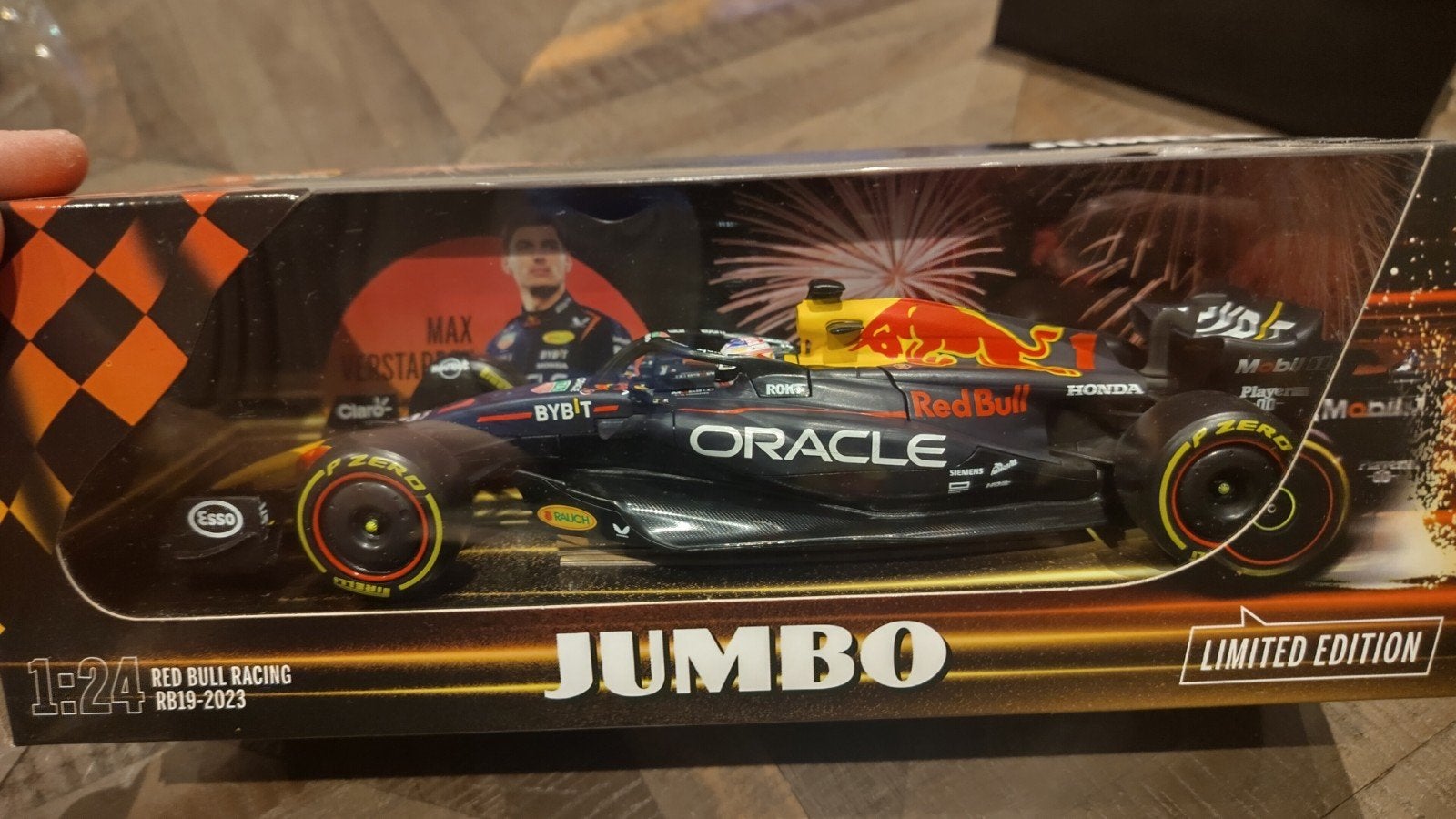 Bburago Red Bull Racing RB19 2023 Max Verstappen 1:24, Ophalen, Nieuw, Auto