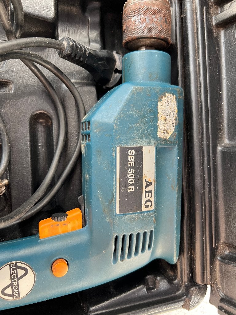 AEG boormachine, Ophalen of Verzenden, Gebruikt, 400 tot 600 watt, Boormachine