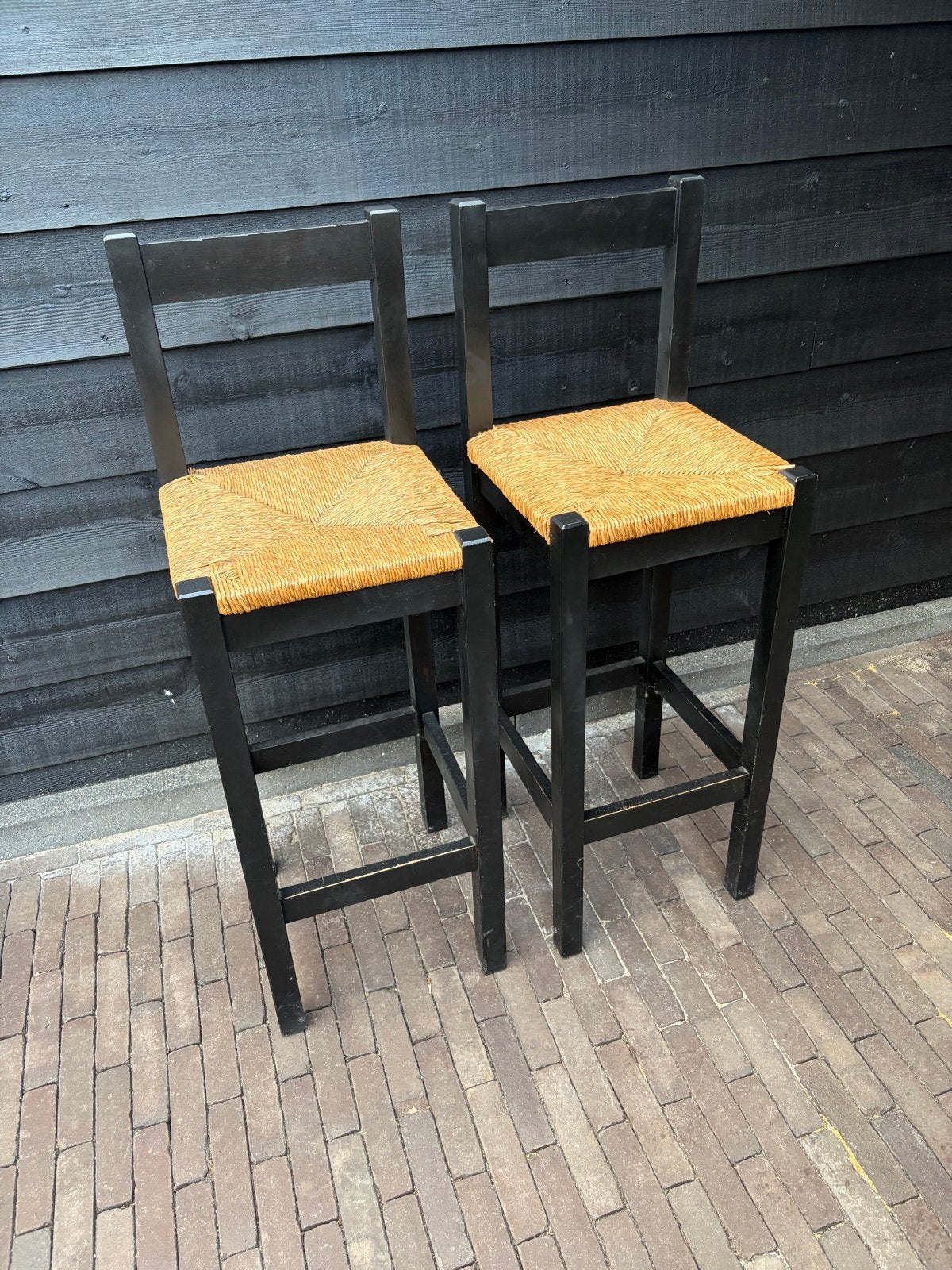 Set van 2 zwarte barkrukken met rieten zitting, Ophalen, Gebruikt, Met voetsteun, 90 cm of meer