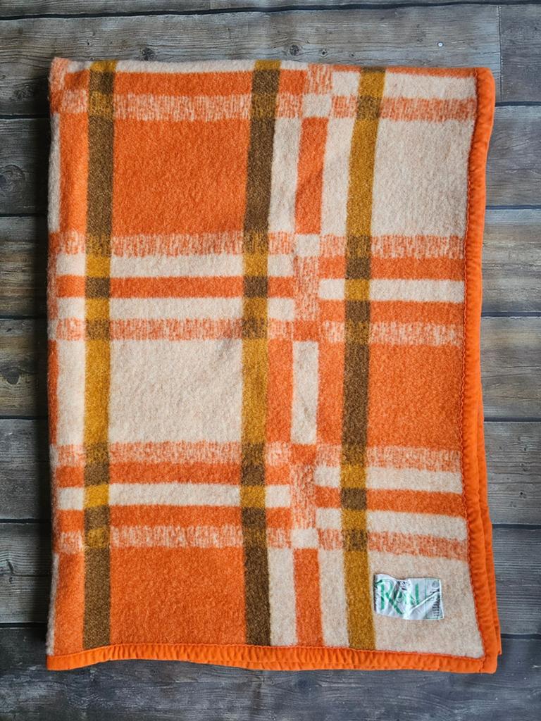 GEZOCHT: GROTE, geruite wollen deken 240/260 x 220/240 cm, Huis en Inrichting, Ophalen of Verzenden, Zo goed als nieuw