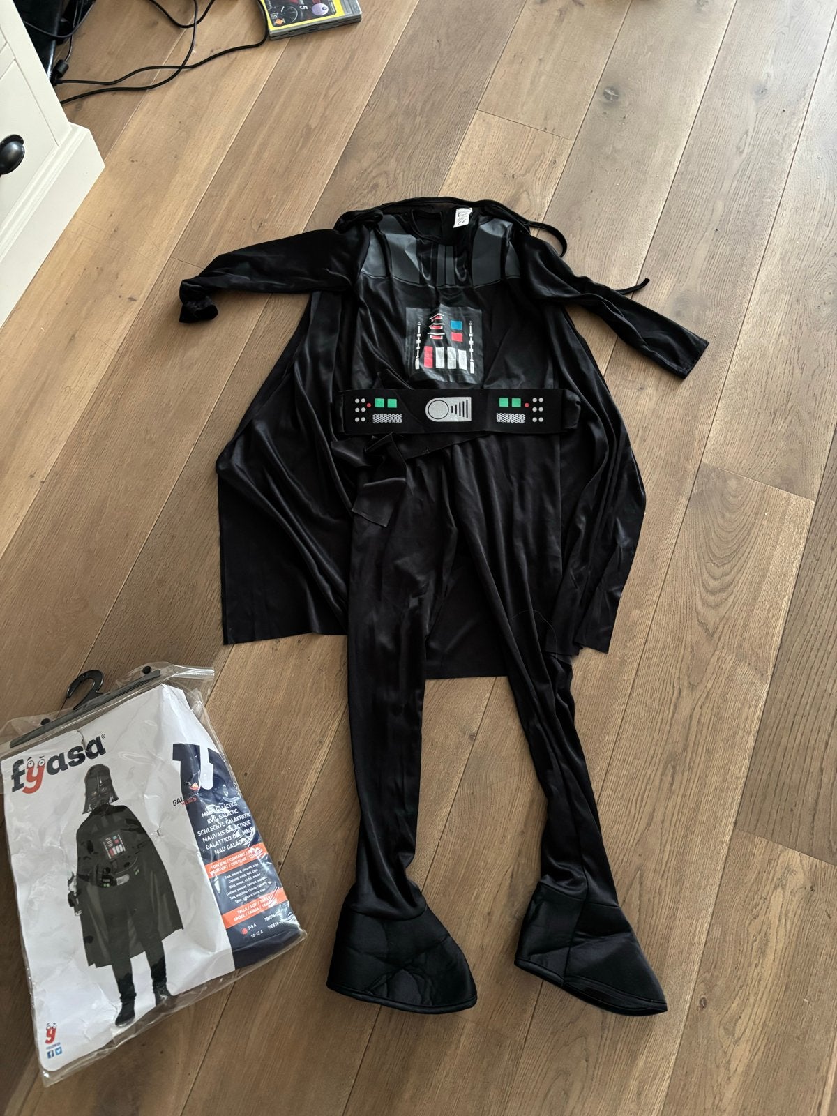 Darth Vader kostuum voor kinderen - 6-9 jaar, Ophalen of Verzenden, Gebruikt, 122 t/m 128, Jongen of Meisje
