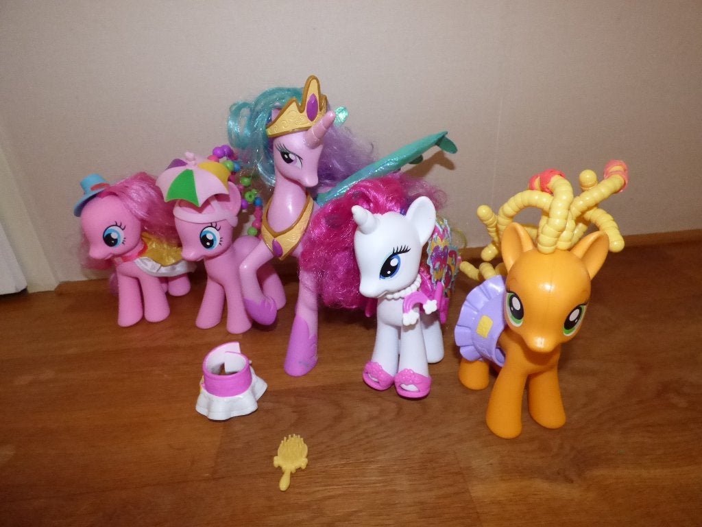 Leuke set van grotere My Little Pony's incl. kleding/kam etc, Kinderen en Baby's, Speelgoed | My Little Pony, Ophalen of Verzenden