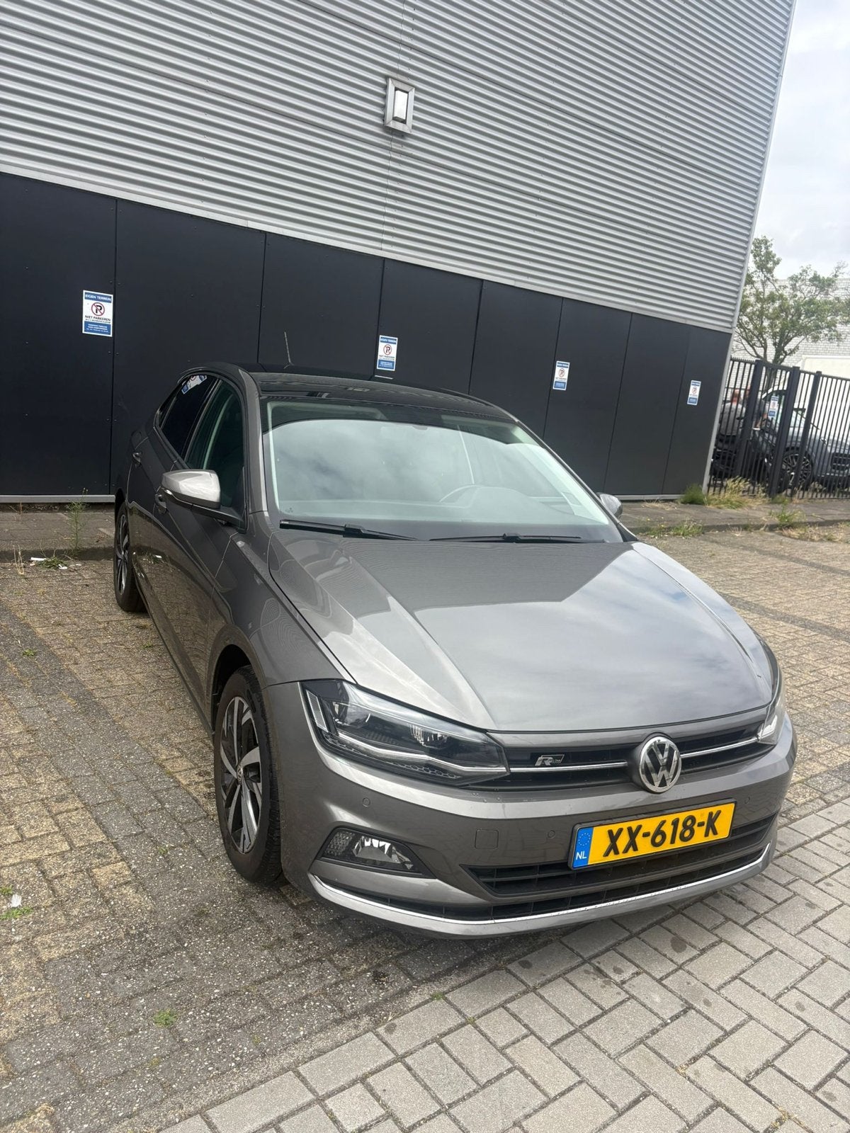 Volkswagen Polo 1.0 TSI 95pk | R-line | Pano, Voorwielaandrijving, 40 €/maand, Lichtsensor, Origineel Nederlands