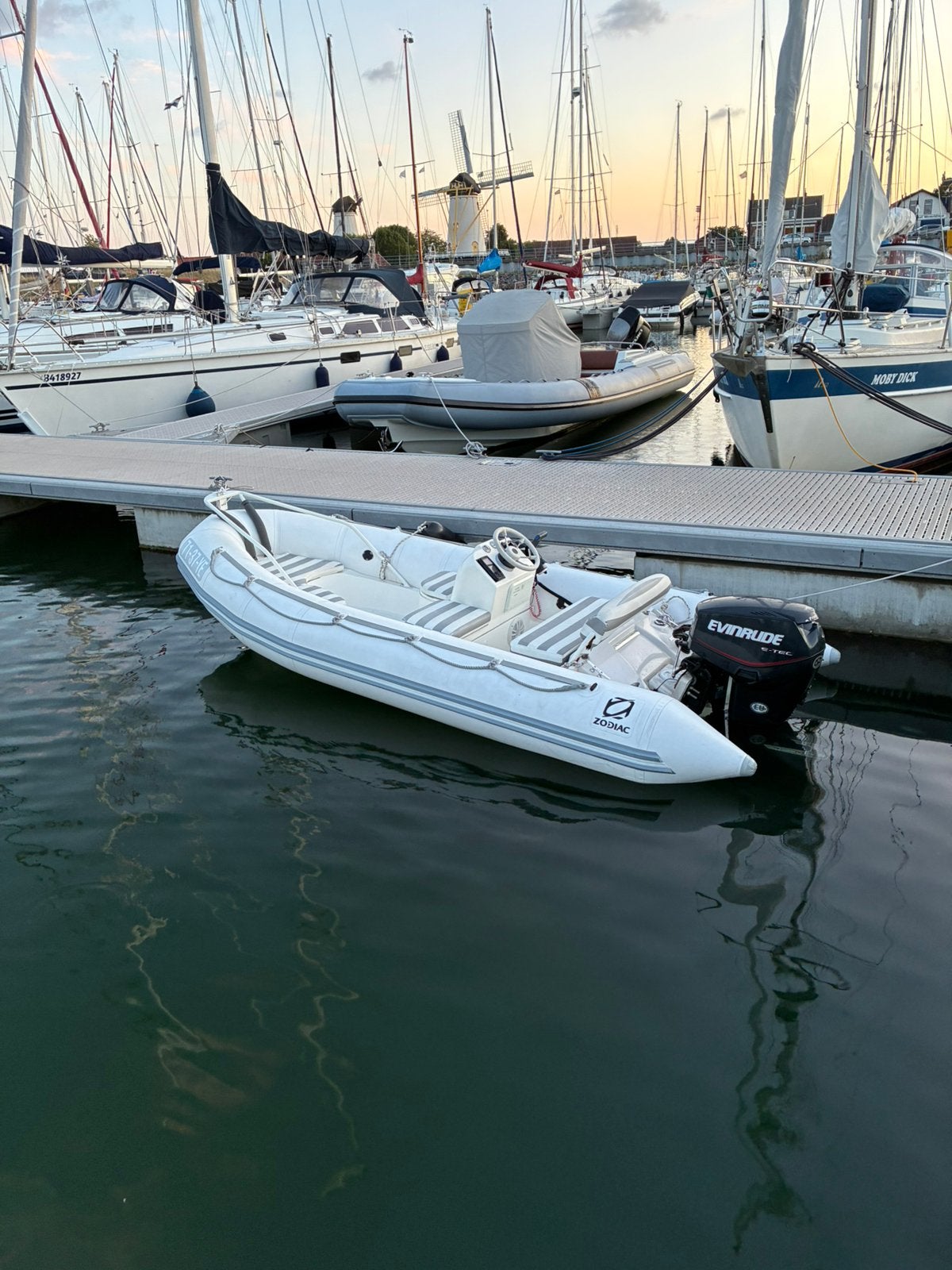 Zodiac Yachtline 420 (2024,Tube) + 40 pk en trailer (2020), Gebruikt, Zodiac, Ophalen, Polyester/glasvezel