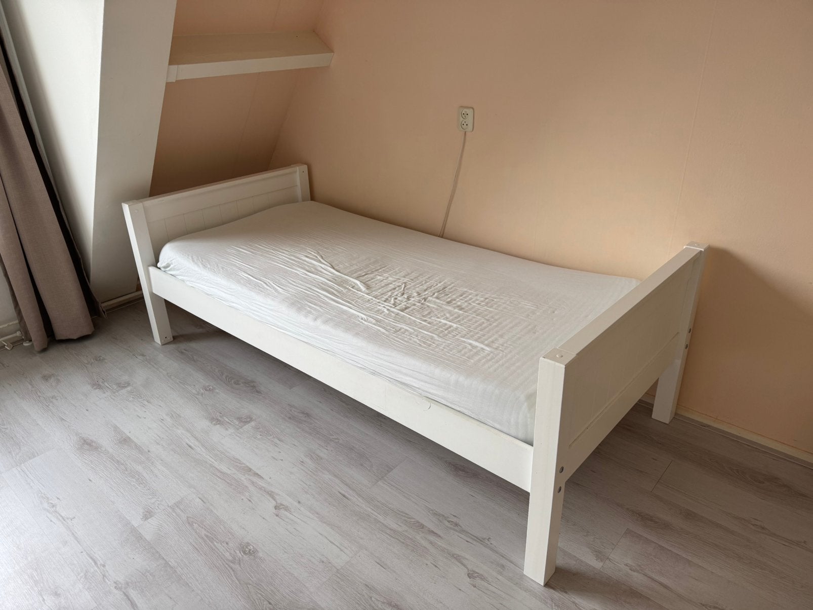 1 persoonsbed met matras, Ophalen, 85 tot 100 cm, Zo goed als nieuw, Matras
